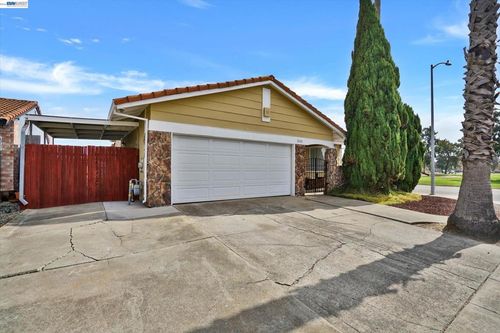 2511 Mistletoe Dr, Hayward, CA, 94545-4530 | Card Image