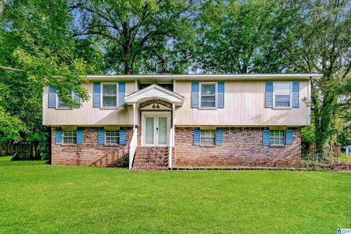 636 Cresap Cir Ne, Birmingham, AL, 35215-5032 | Card Image