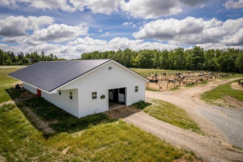 663 Cross 3 Rd, Mount Uniacke, NS, B0N1Z0 | Card Image