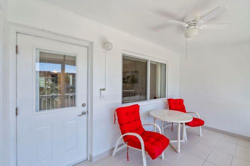 317-b-581 Blue Heron Dr, Hallandale Beach, FL, 33009-5738 | Card Image