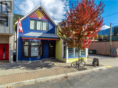 304 1st St W, Revelstoke, BC, V0E2S1 | Card Image