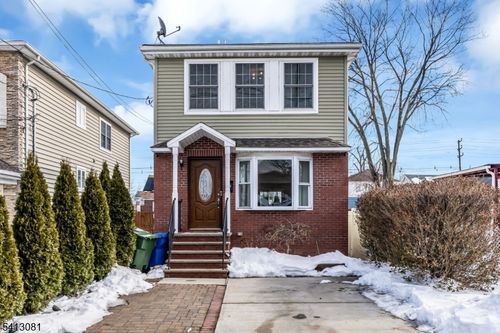 226 Pennsylvania Railroad Ave, Linden, NJ, 07036-3121 | Card Image