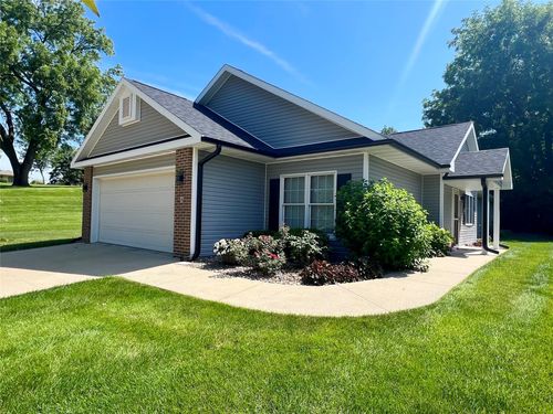 8 Chancery Ct, Newton, IA, 50208-3554 | Card Image