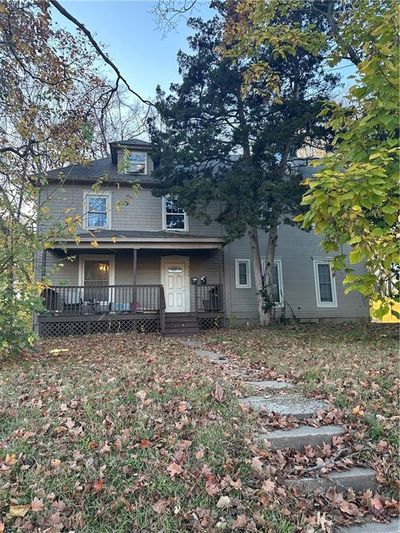 View of front of house with a porch | Image 1