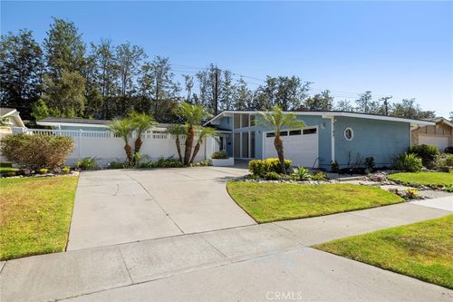 3162 Yellowtail Dr, Rossmoor, CA, 90720-5249 | Card Image