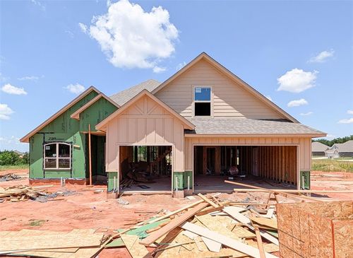 704 Siena Springs Dr, Norman, OK, 73071-5507 | Card Image
