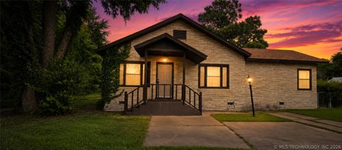 1613 9th St, Okmulgee, OK, 74447-5303 | Card Image