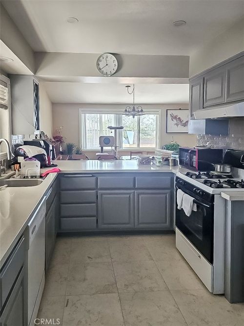 5211 Fox Hills Ave, Buena Park, CA, 90621-1500 | Card Image