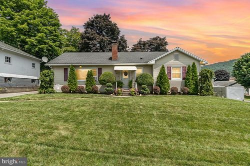 146 N Pine St, PILLOW, PA, 17080-7004 | Card Image