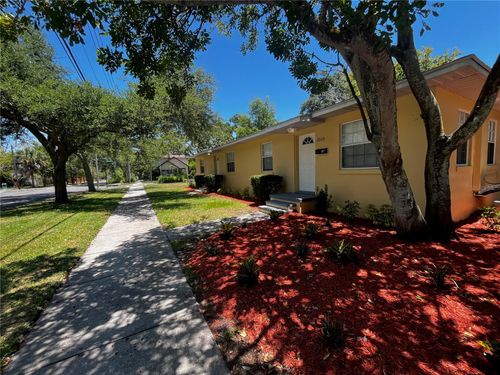 260 20th Ave S, ST PETERSBURG, FL, 33705-2762 | Card Image