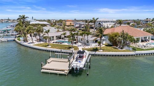 11050 7th St E, TREASURE ISLAND, FL, 33706-3010 | Card Image