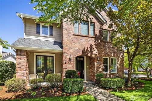 1714 11th Ave Ne, Issaquah, WA, 98029-7315 | Card Image