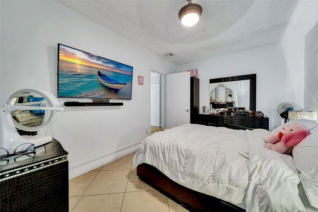 0 - 1360 W 4 Th Ln, House other with 3 bedrooms, 3 bathrooms and null parking in Hialeah FL | Image 21