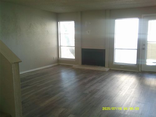 apt-292-5534 Boca Raton Blvd, Fort Worth, TX, 76112-1855 | Card Image