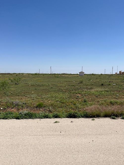 2304 Longhorn Dr, Stanton, TX, 79782 | Card Image