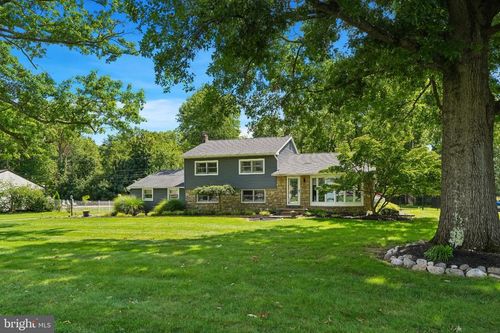 717 Lawrence Ln, AMBLER, PA, 19002-1805 | Card Image