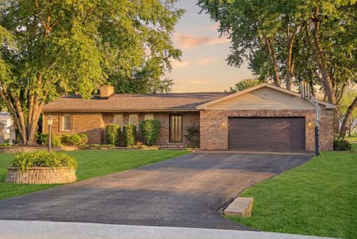 28 S Cherry Dr, Oswego, IL, 60543-9424 | Card Image