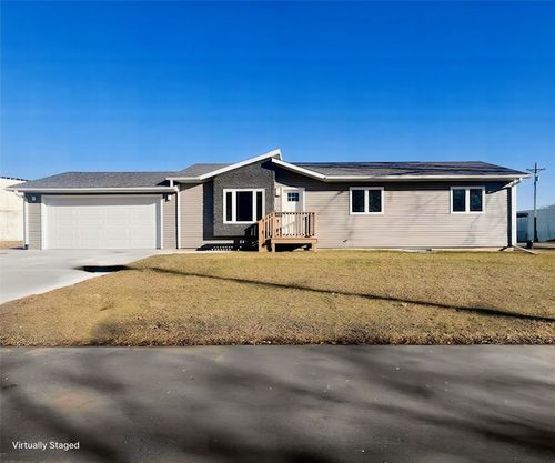 405 10th St, Nevada, IA, 50201 | Card Image