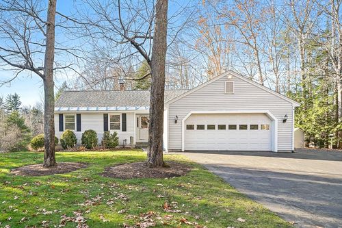 37 Walker Ln, Fremont, NH, 03044-3527 | Card Image