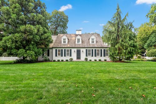 261 Hollow Tree Ridge Rd, Darien, CT, 06820-3908 | Card Image