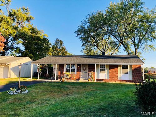 5325 Brooktop Ct, Saint Louis, MO, 63128-3714 | Card Image