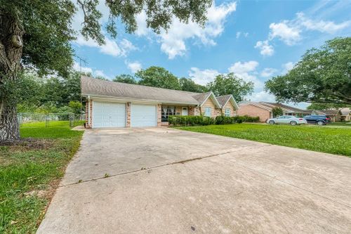 1327 Kelving Way, Wharton, TX, 77488 | Card Image