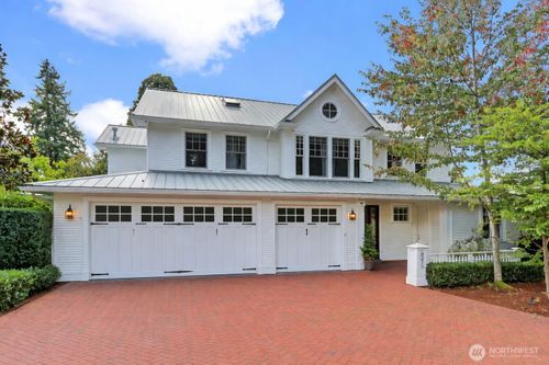 8975 Ne 10th St, Bellevue, WA, 98004-3913 | Card Image