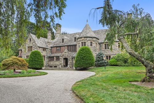 35 Dogwood Ln, Westport, CT, 06880-5022 | Card Image