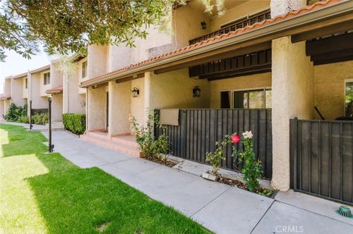 8016 Via Verona, Burbank, CA, 91504-1534 | Card Image