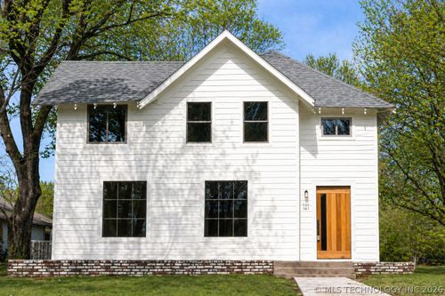 121 S Brown St, Vinita, OK, 74301-3410 | Card Image