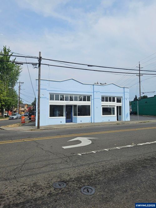 1667 Center St Ne, Salem, OR, 97301-4268 | Card Image