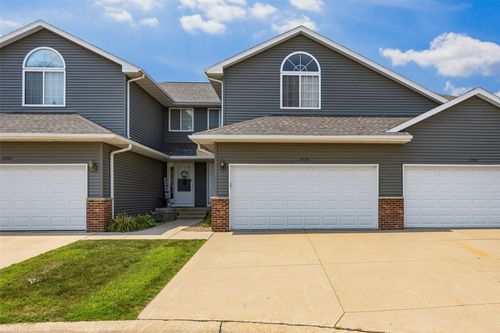 2535 Greenway Ct, Marion, IA, 52302-4717 | Card Image