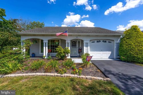 985 Westminster Dr N, Southampton, NJ, 08088-1026 | Card Image