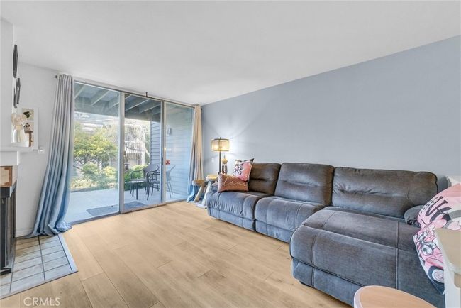 25429 Pine Creek Ln, Condo with 2 bedrooms, 1 bathrooms and 2 parking in Wilmington CA | Image 7