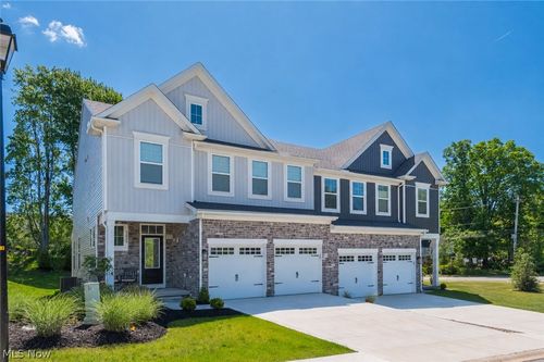 9235 Ledgeview Ct, Maple Heights, OH, 44137 | Card Image