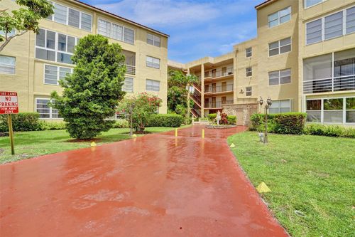 apt-101-2801 Somerset Dr, Lauderdale Lakes, FL, 33311-1928 | Card Image