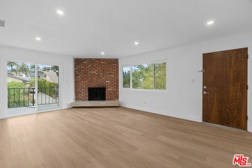 3-4442 Kingswell Avenue, Los Angeles, CA, 90027 | Card Image