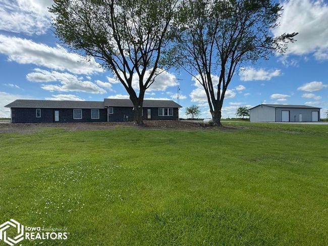 19229 Highway 5, Home with 4 bedrooms, 2 bathrooms and 2 parking in Centerville IA | Image 17