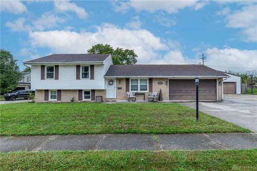 2540 Cornwall Dr, Xenia, OH, 45385-4718 | Card Image