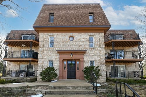 12303 W Center St, Wauwatosa, WI, 53222-4000 | Card Image