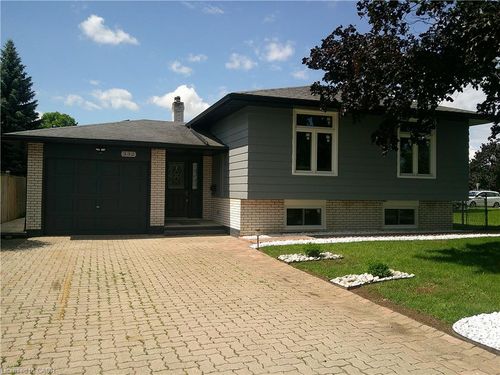 lower-332 King St E, Stoney Creek, ON, L8G1M4 | Card Image