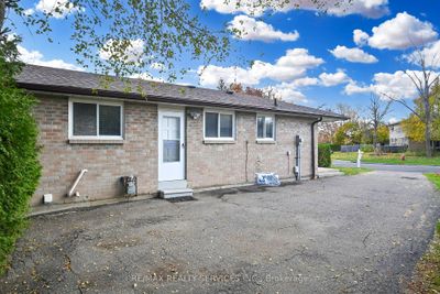 55 Greenwood Cres, House attached with 3 bedrooms, 2 bathrooms and 5 parking in Brampton ON | Image 2