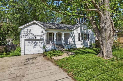 1506 Hedges Ave, Independence, MO, 64052-3723 | Card Image