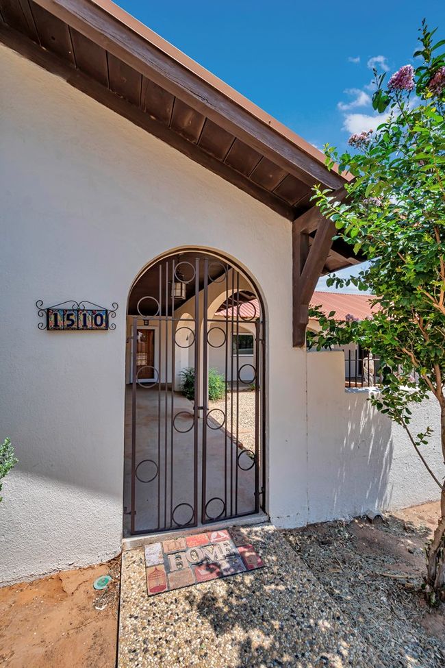 1510 W School, House other with 4 bedrooms, 3 bathrooms and 4 parking in Stanton TX | Image 4
