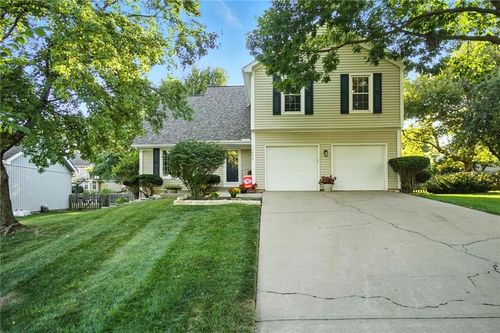11606 Lucille St, Overland Park, KS, 66210-3843 | Card Image