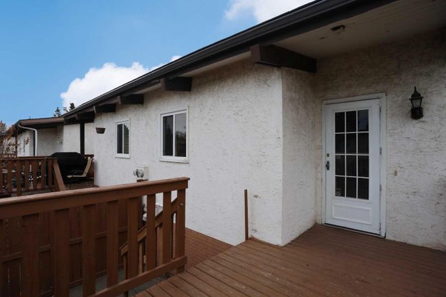 241 Pinemont Road Ne, Home with 2 bedrooms, 1 bathrooms and 1 parking in Calgary AB | Image 14