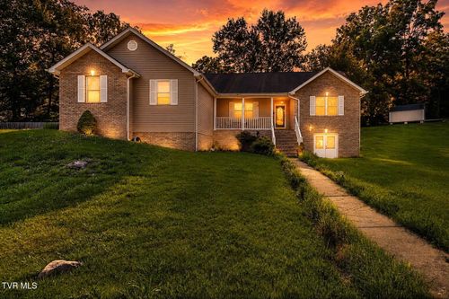 101 Whitaker Dr, Bristol, TN, 37620-6238 | Card Image