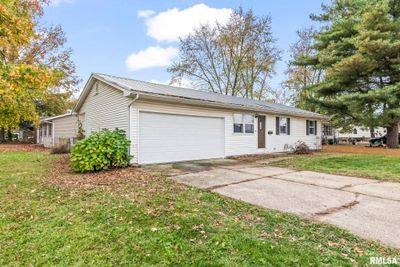 114 E Spruce Street, House other with 3 bedrooms, 2 bathrooms and null parking in Chatham IL | Image 2