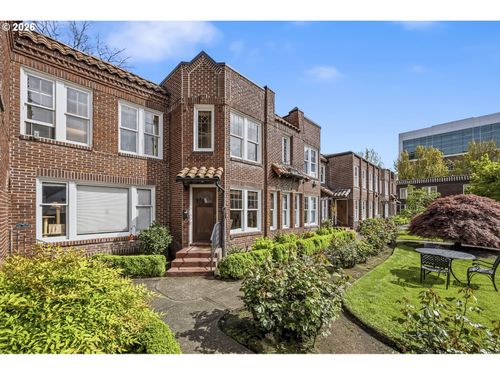 4-4353 Ne Halsey St, Portland, OR, 97213 | Card Image