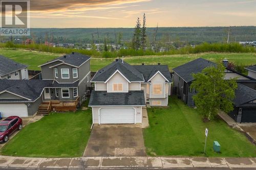 546 Athabasca Ave, Fort Mcmurray, AB, T9J1H6 | Card Image